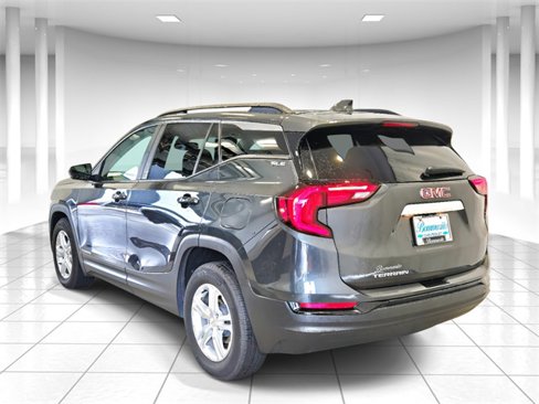Used 2021 GMC Terrain SLE w/ Driver Convenience Package image 3