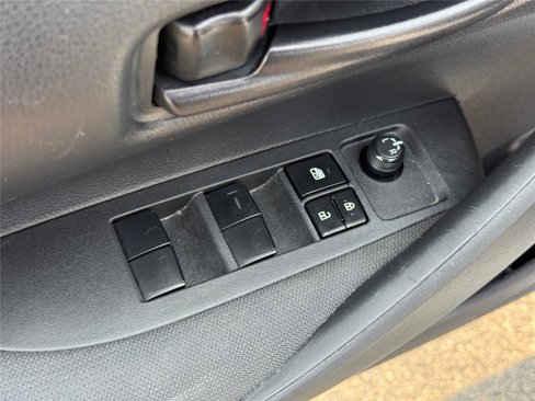 Used 2022 Toyota Corolla LE image 18