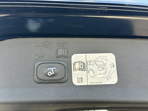 Used 2017 Ford Escape Titanium image 21