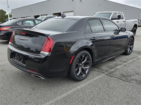 Used 2022 Chrysler 300 S image 8