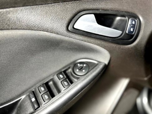Used 2017 Ford Focus SE image 23