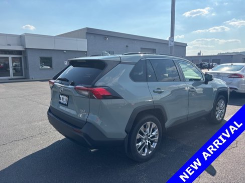 Used 2019 Toyota RAV4 XLE Premium w/ Advanced Technology Package image 3