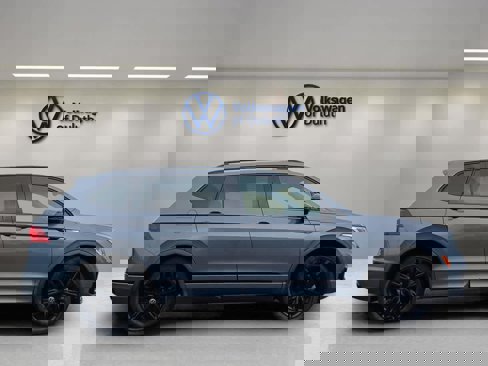 Certified 2022 Volkswagen Tiguan SE R-Line image 6
