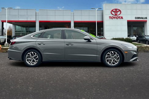 Used 2022 Hyundai Sonata SEL w/ Cargo Package image 3