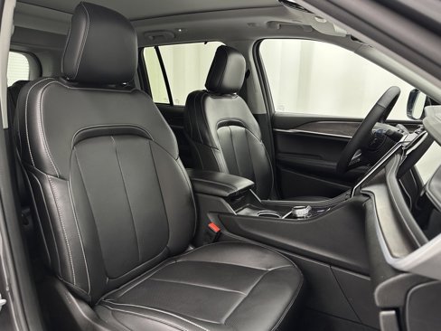 Used 2024 Jeep Grand Cherokee Limited 4xe image 19