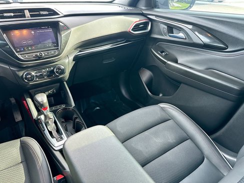Used 2021 Chevrolet TrailBlazer RS w/ Sun and Liftgate Package image 22