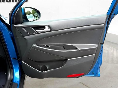 Used 2019 Hyundai Tucson SE image 28