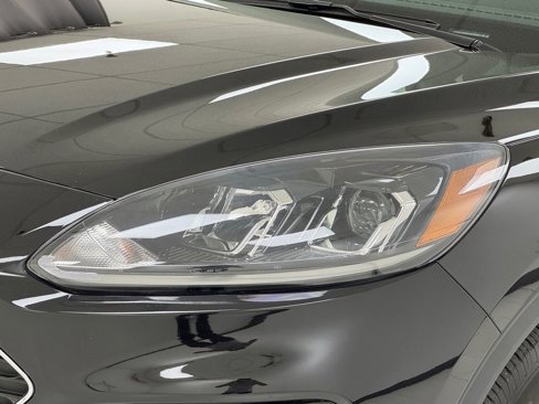 Used 2022 Ford Escape SE image 28