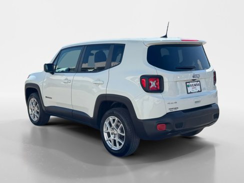 Used 2023 Jeep Renegade Latitude image 3