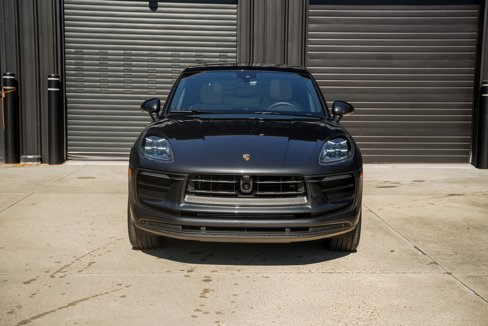 Certified 2025 Porsche Macan image 6