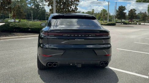 Certified 2024 Porsche Cayenne Coupe image 7