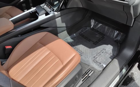 Used 2022 Audi e-tron Premium Plus w/ Premium Plus Package image 28