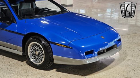 Used 1987 Pontiac Fiero GT image 2