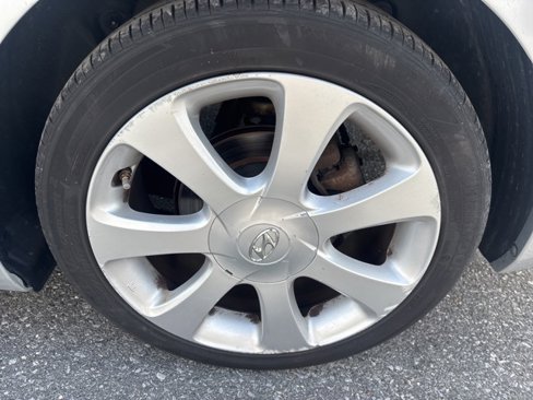 Used 2013 Hyundai Elantra Limited image 17