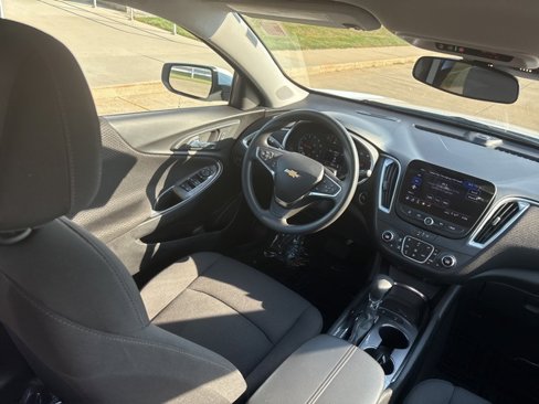Used 2024 Chevrolet Malibu LT image 15