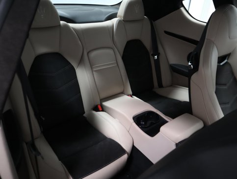 Used 2018 Maserati GranTurismo Sport image 16