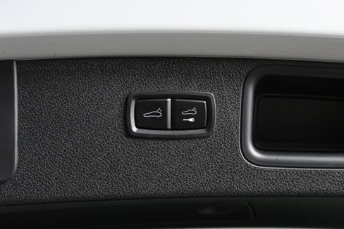 Certified 2025 Porsche Macan image 32