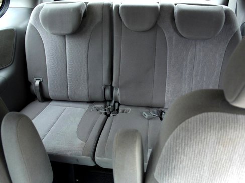 Used 2012 Kia Sedona LX image 17