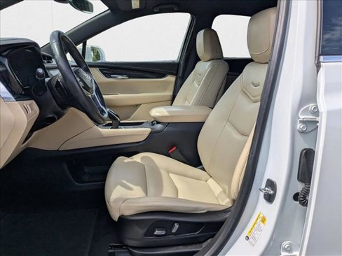 Used 2018 Cadillac XT5 FWD image 15