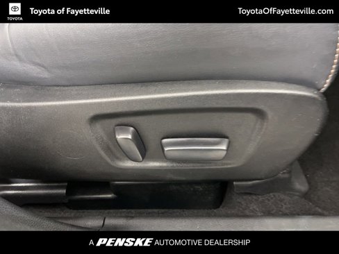 Used 2017 Toyota Highlander Limited image 9