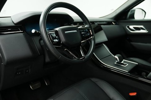 Used 2025 Land Rover Range Rover Velar Dynamic SE image 17