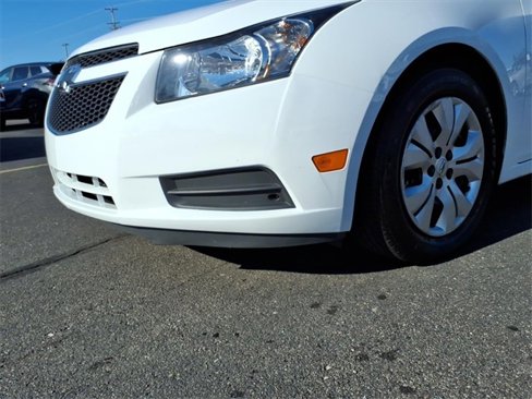 Used 2014 Chevrolet Cruze LS image 14