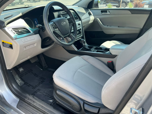 Used 2016 Hyundai Sonata SE w/ Cargo Package image 26