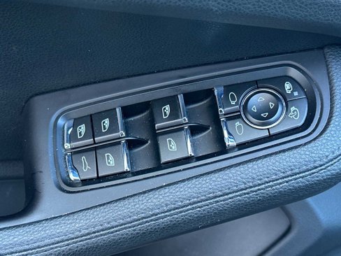Used 2021 Porsche Macan S image 13