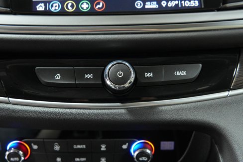 Used 2020 Buick Enclave Essence w/ LPO, Luxury Package image 39