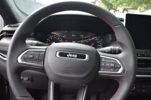 Used 2024 Jeep Compass Trailhawk image 13