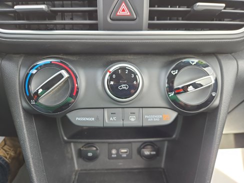 Used 2019 Hyundai Kona SE image 26