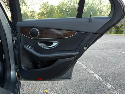 Used 2018 Mercedes-Benz C 300 4MATIC Sedan image 19