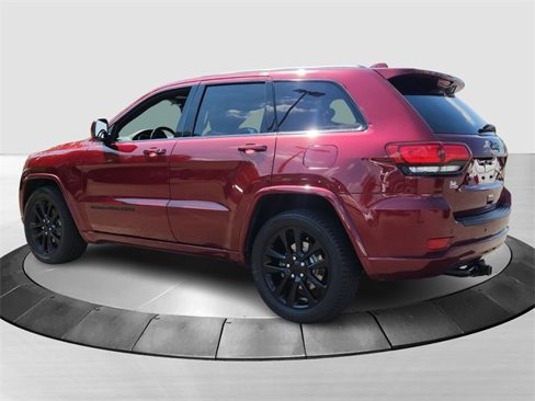 Used 2020 Jeep Grand Cherokee Altitude image 5