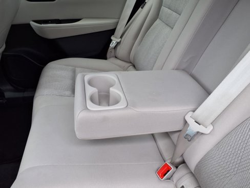 Used 2024 Nissan Rogue SV image 34