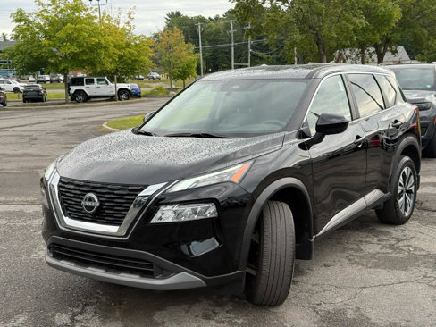 Used 2023 Nissan Rogue SV image 3