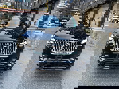 Certified 2024 Volvo XC90 B6 Ultimate image 1