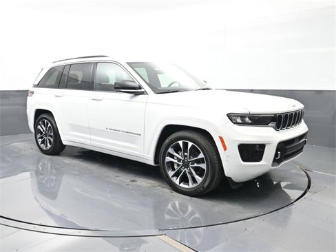 Used 2024 Jeep Grand Cherokee Overland w/ Trailer Tow Package image 27