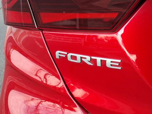 Used 2024 Kia Forte LXS image 11