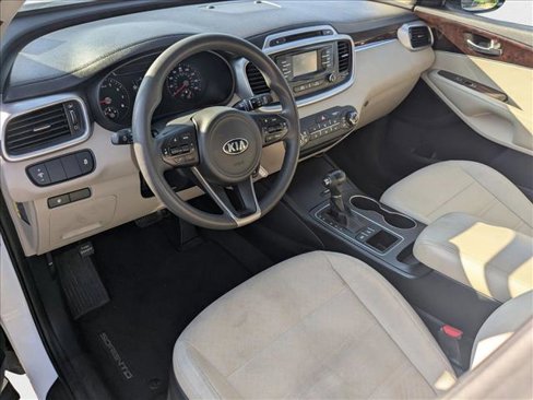 Used 2017 Kia Sorento LX image 24