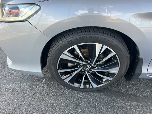 Used 2017 Honda Accord EX image 8