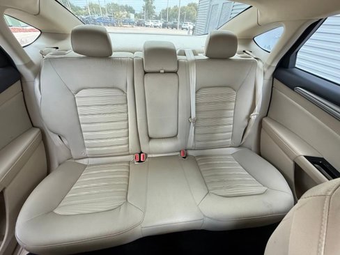 Used 2016 Ford Fusion SE image 35