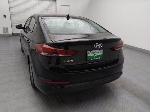 Used 2017 Hyundai Elantra SE image 6