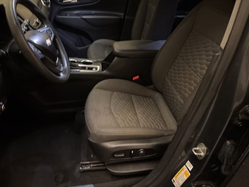 Used 2020 Chevrolet Equinox LT image 12