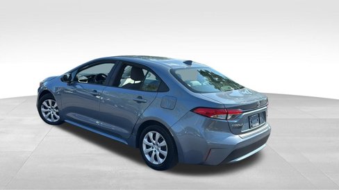 Used 2021 Toyota Corolla LE image 5