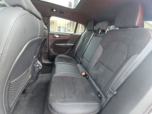 Certified 2023 Volvo C40 P8 Recharge Plus image 7