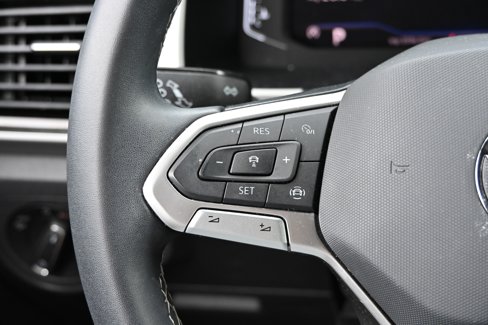 Used 2022 Volkswagen Atlas Cross Sport SE image 37