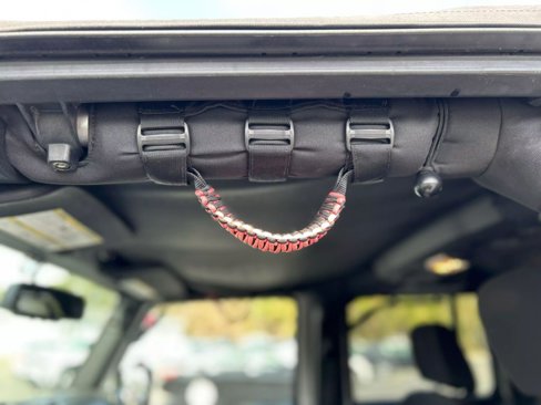 Used 2015 Jeep Wrangler Unlimited Sahara w/ Connectivity Group image 36