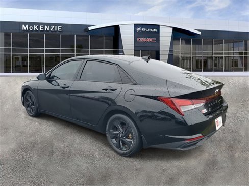 Used 2023 Hyundai Elantra SEL w/ Cargo Package image 3