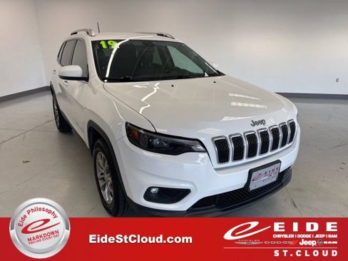 Used 2019 Jeep Cherokee Latitude Plus w/ Cold Weather Group image 1