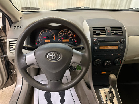 Used 2010 Toyota Corolla LE image 3